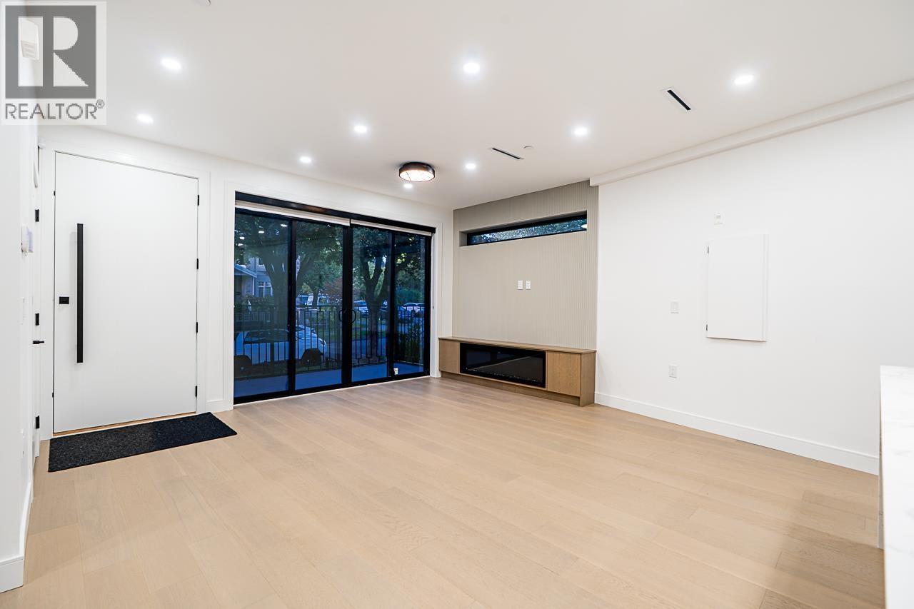 1 2282 E 8th Avenue, Vancouver, British Columbia  V5N 1V5 - Photo 6 - R3051798