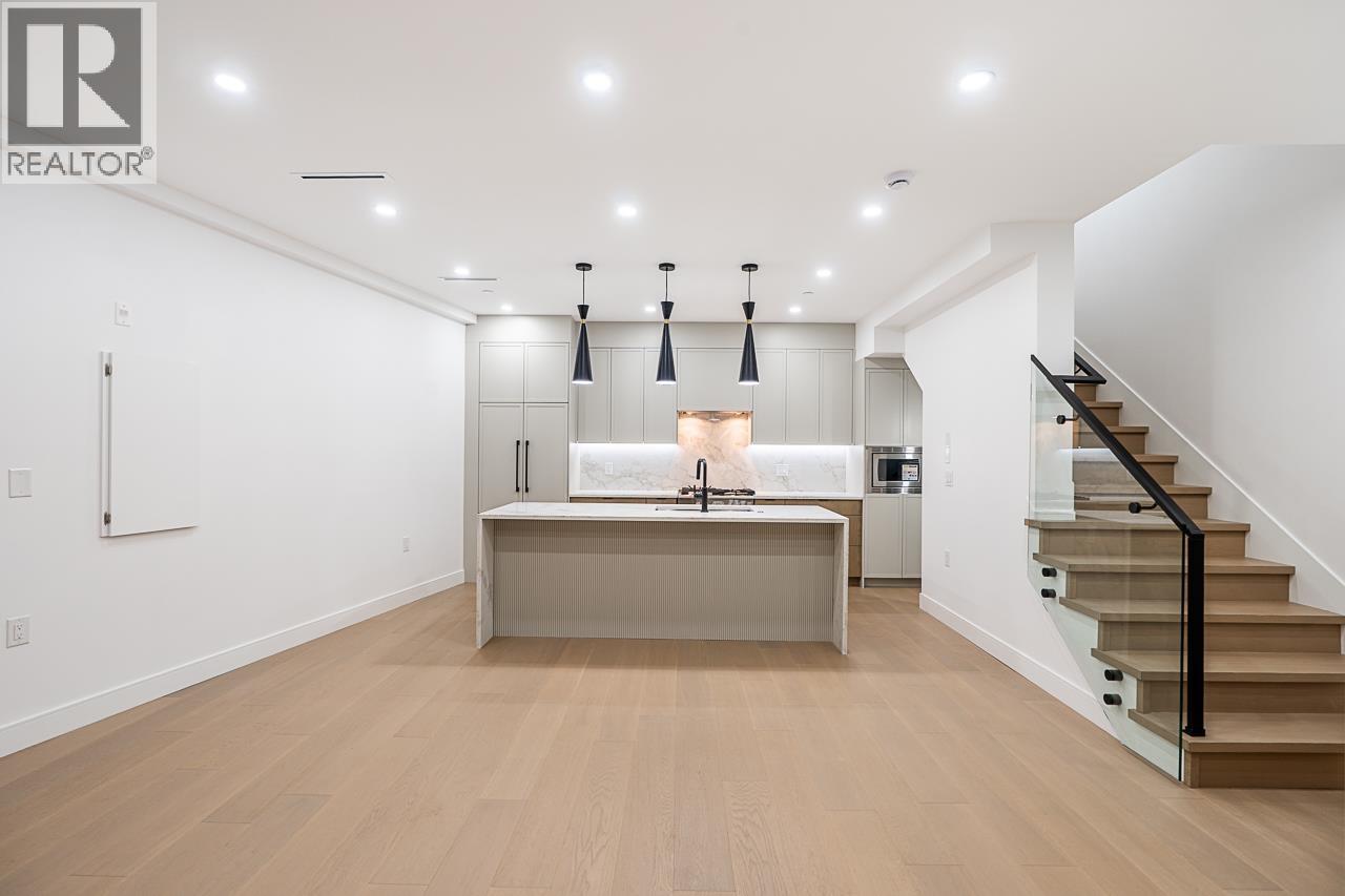 1 2282 E 8th Avenue, Vancouver, British Columbia  V5N 1V5 - Photo 3 - R3051798