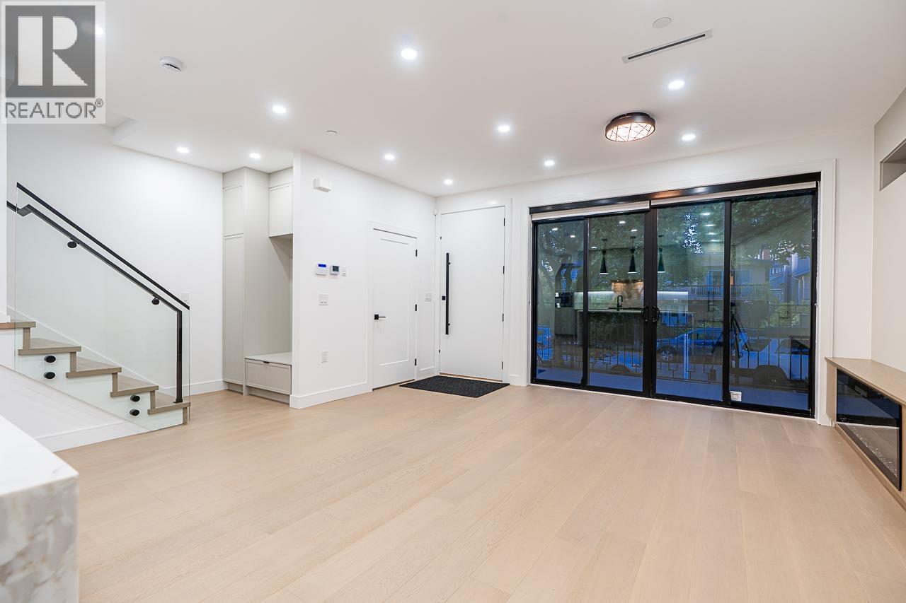 1 2282 E 8th Avenue, Vancouver, British Columbia  V5N 1V5 - Photo 8 - R3051798