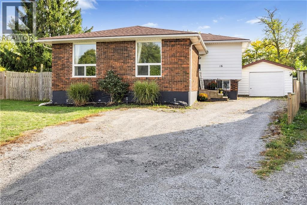 16 Roxborough Court, St. Catharines, Ontario  L2M 6E3 - Photo 1 - 40772856