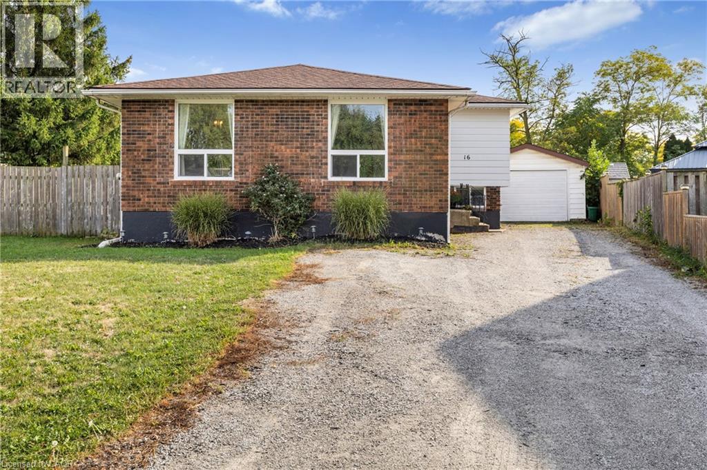 16 Roxborough Court, St. Catharines, Ontario  L2M 6E3 - Photo 2 - 40772856
