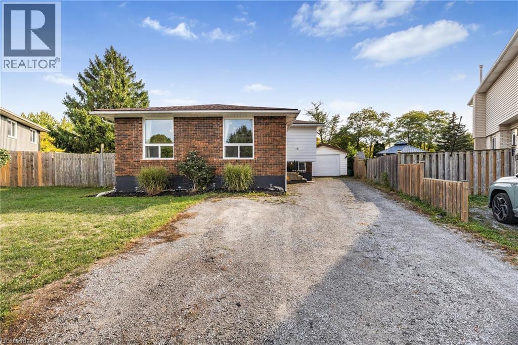 16 Roxborough Court, St. Catharines, Ontario  L2M 6E3 - Photo 4 - 40772856