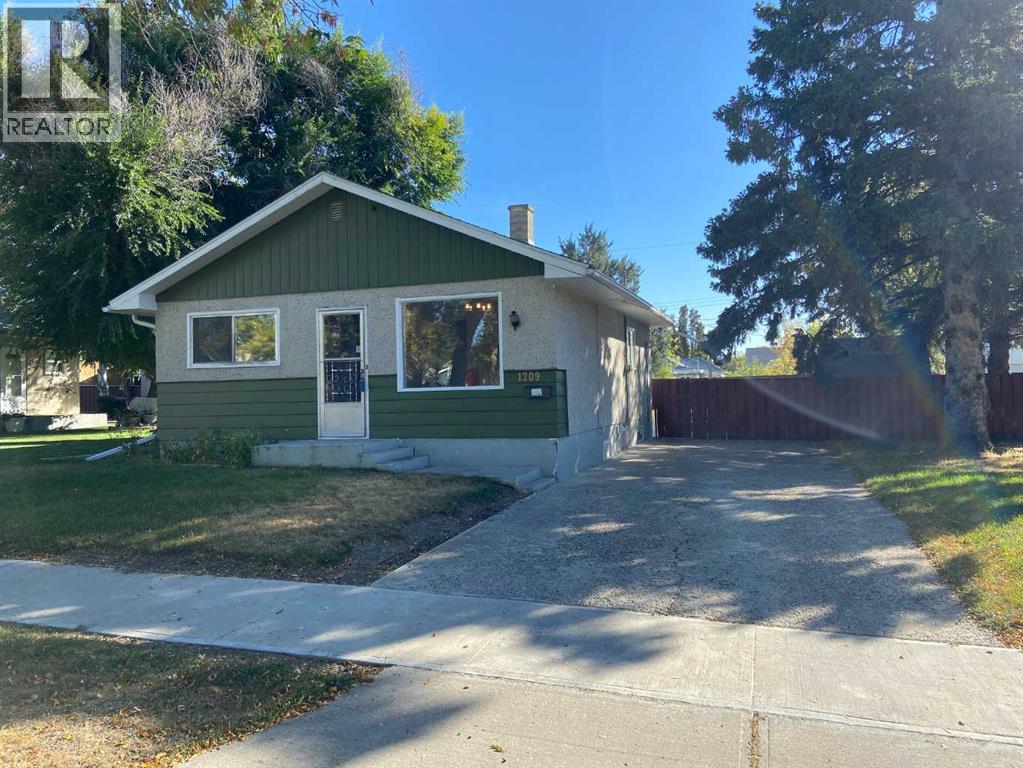 1209 7th Street North, Lethbridge, Alberta  T1H 1Y8 - Photo 1 - A2259203