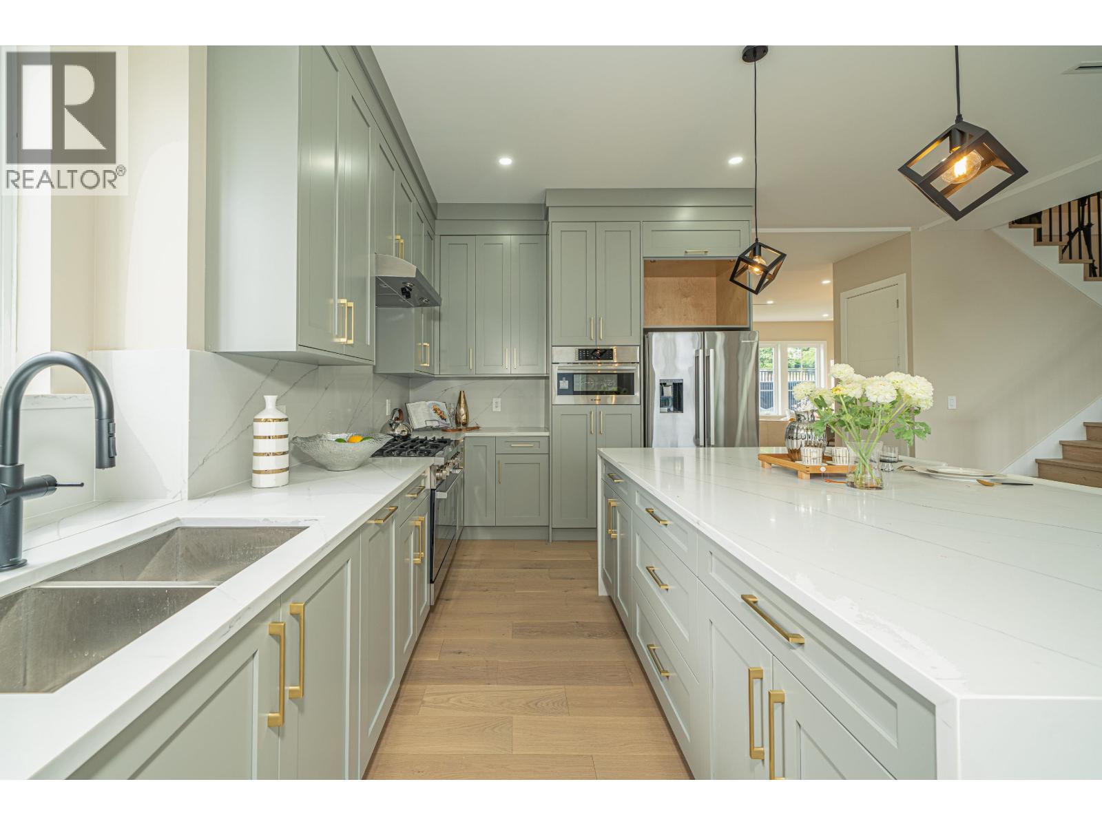 1 5115 Buxton Street, Burnaby, British Columbia  V5H 1J7 - Photo 4 - R2975238