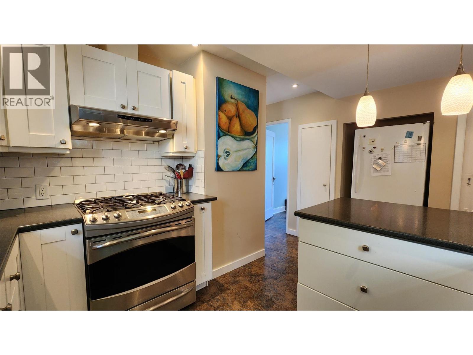 2181 Queen Street, Rossland, British Columbia  V0G 1Y0 - Photo 21 - 10363916