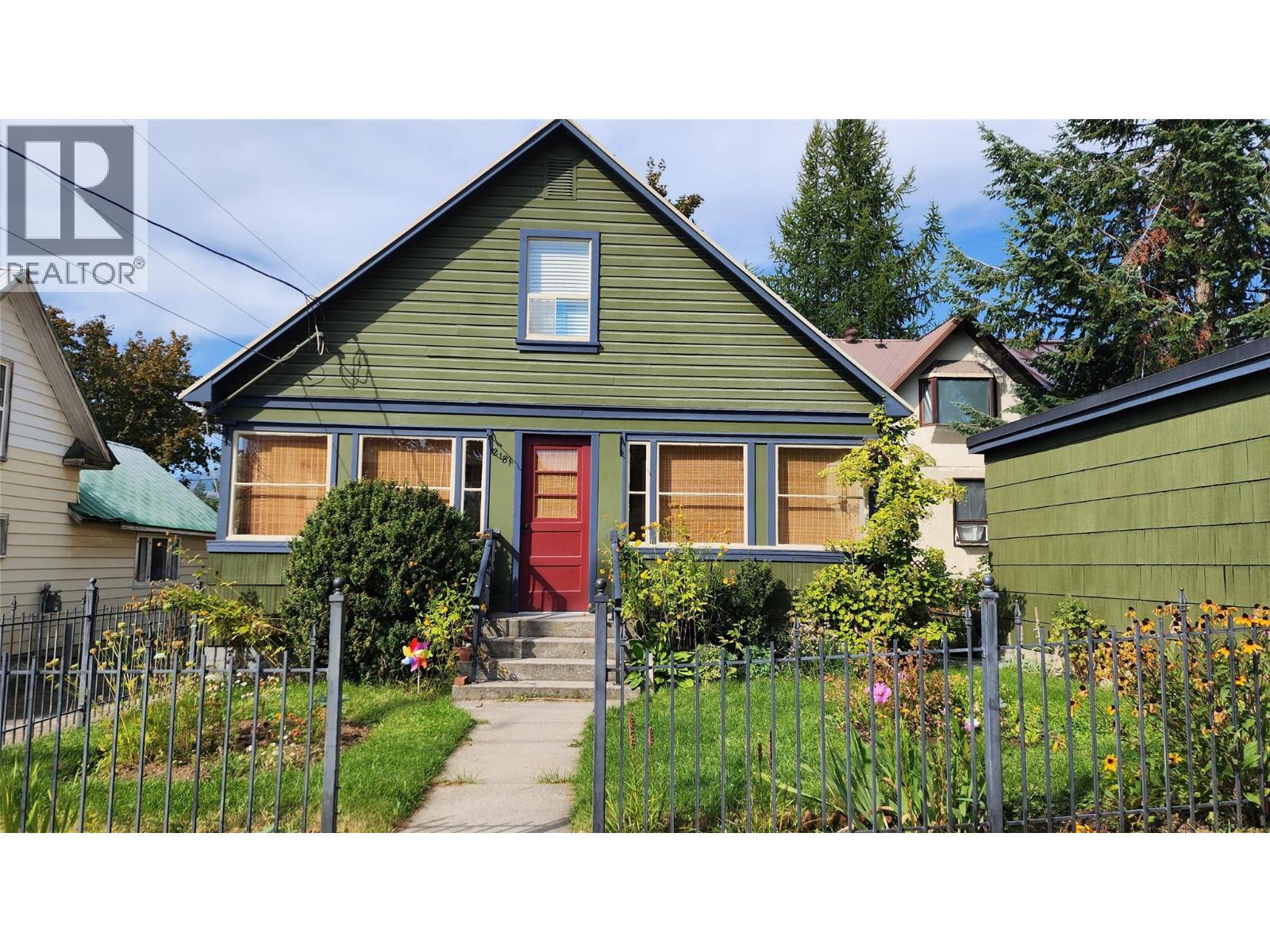 2181 Queen Street, Rossland, British Columbia  V0G 1Y0 - Photo 1 - 10363916