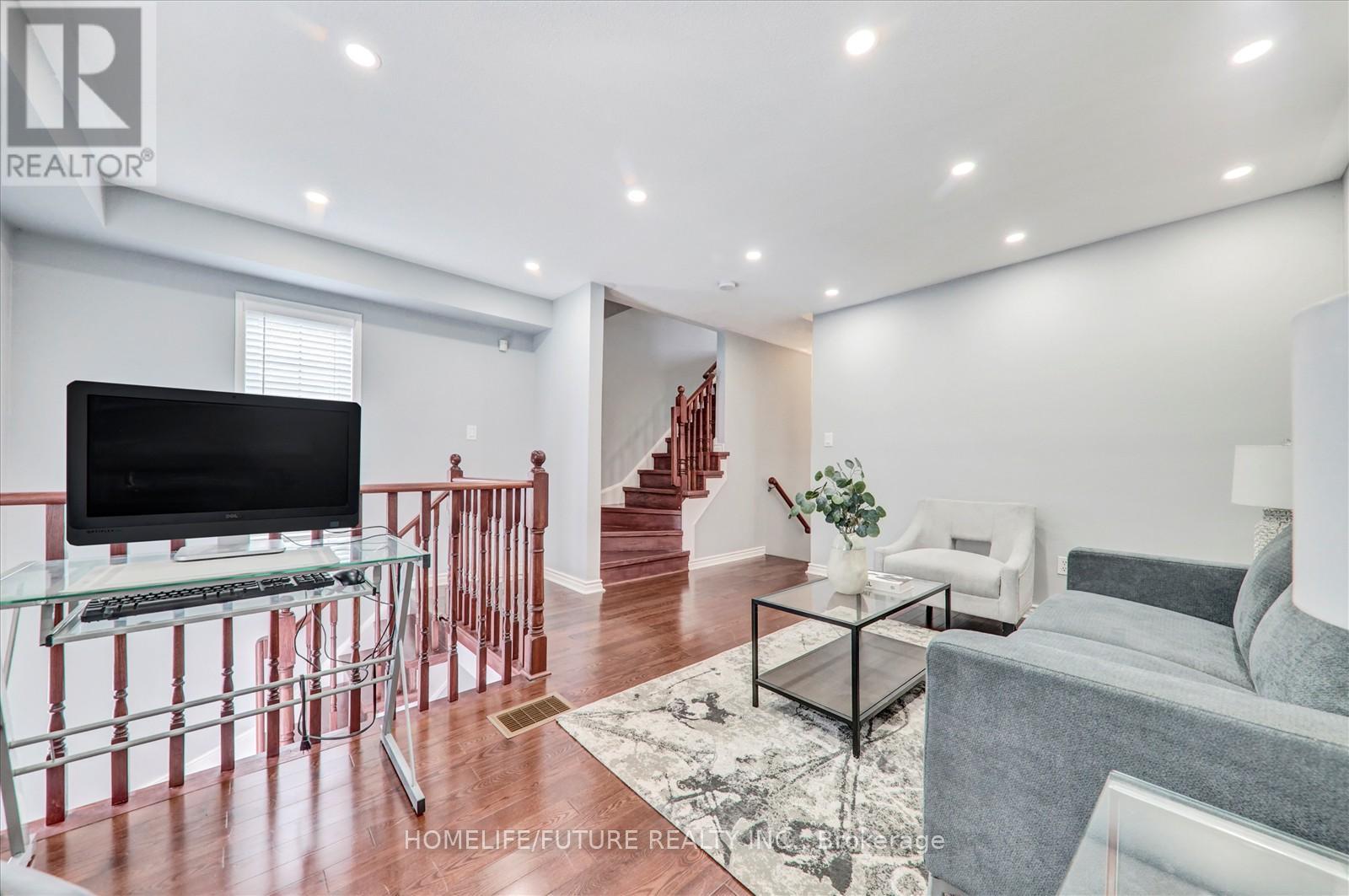 38 Lavan Lane, Ajax, Ontario  L1T 0H1 - Photo 12 - E12424087