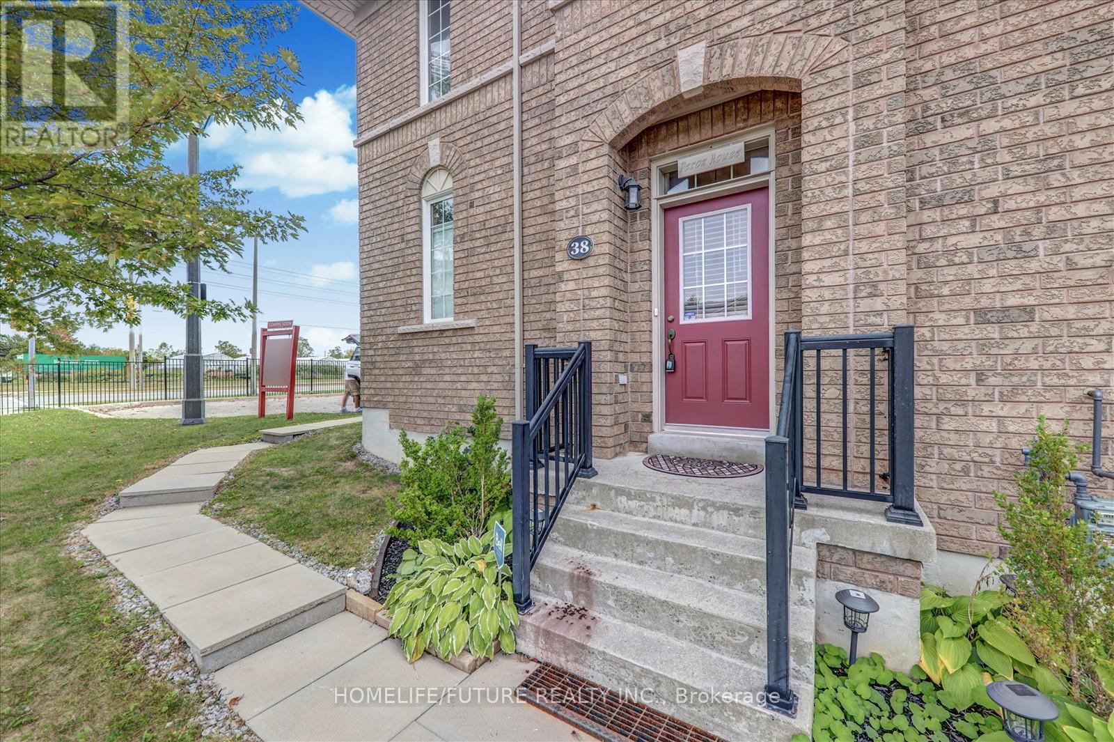 38 Lavan Lane, Ajax, Ontario  L1T 0H1 - Photo 8 - E12424087