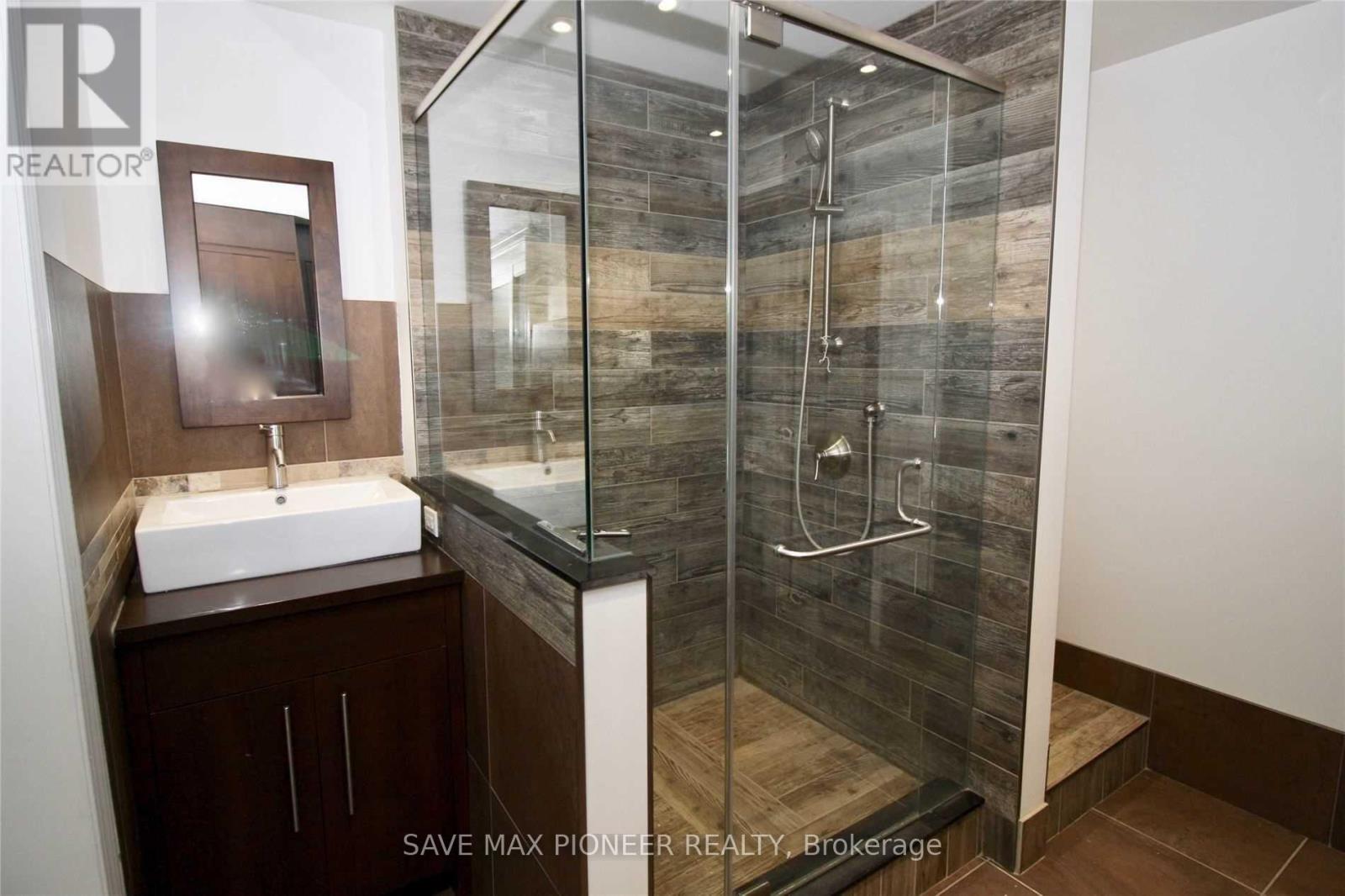 5 Parkview Boulevard, Halton Hills, Ontario  L7G 2Y2 - Photo 19 - W12425033