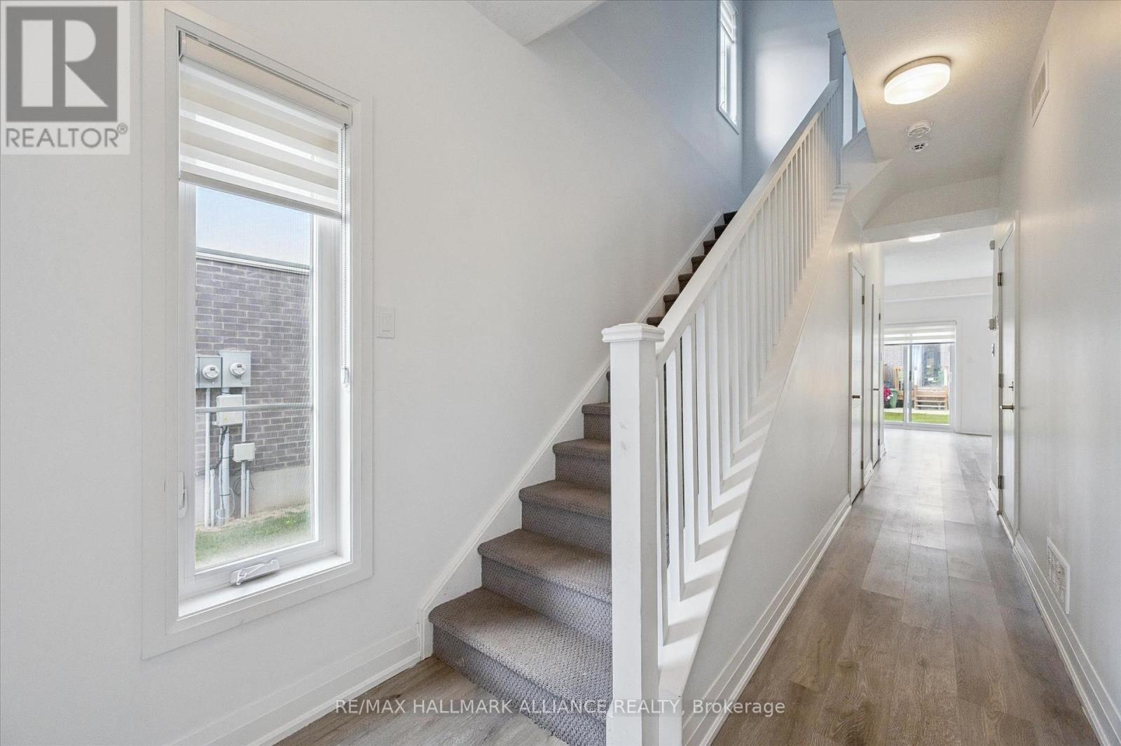 38 Steele Crescent, Guelph, Ontario  N1E 0S7 - Photo 15 - X12409985