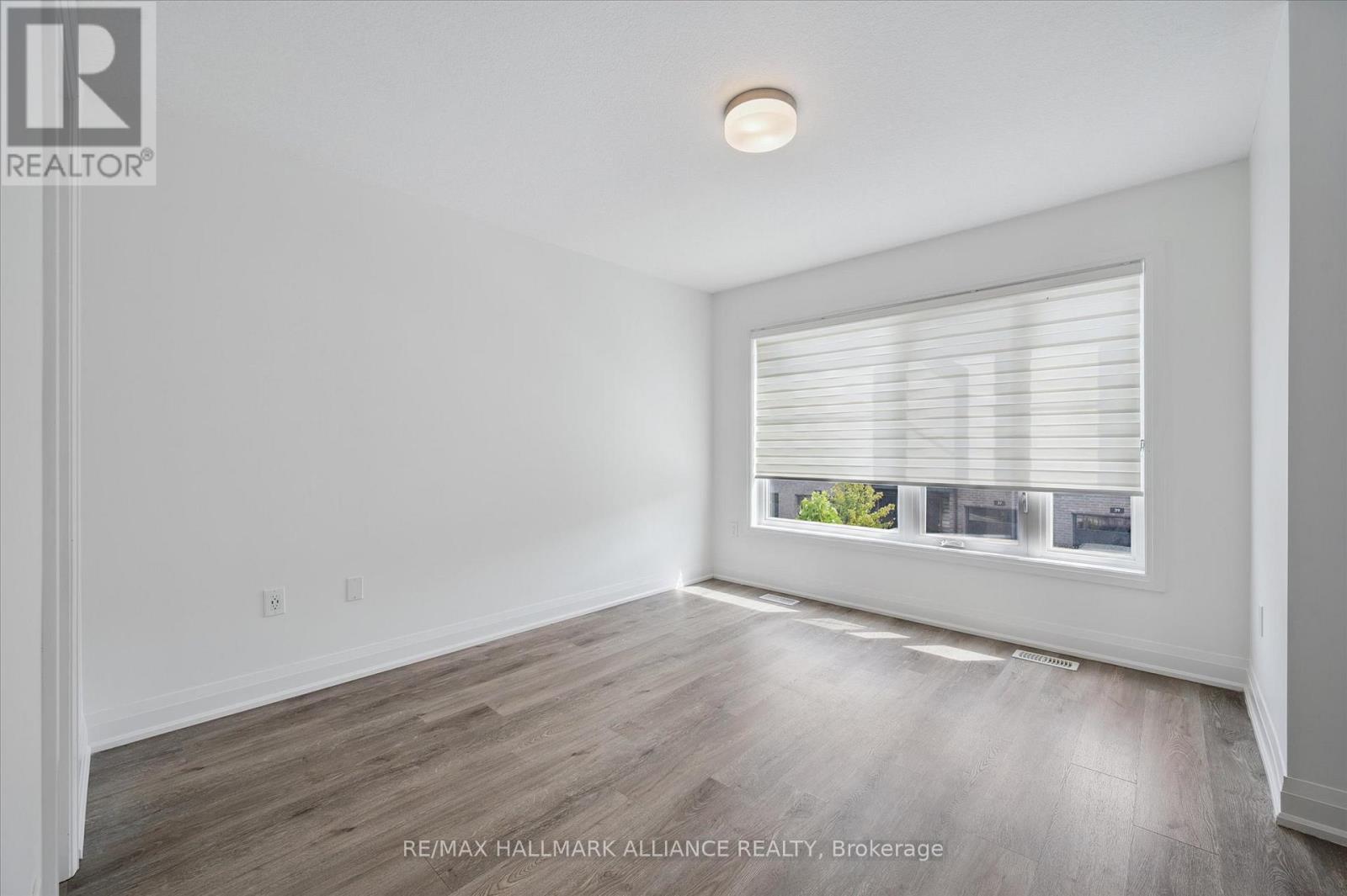 38 Steele Crescent, Guelph, Ontario  N1E 0S7 - Photo 22 - X12409985