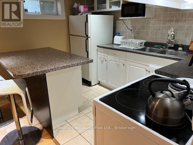 122 Hawthorne Road, Oakville, Ontario  L6K 1V8 - Photo 18 - W12425079