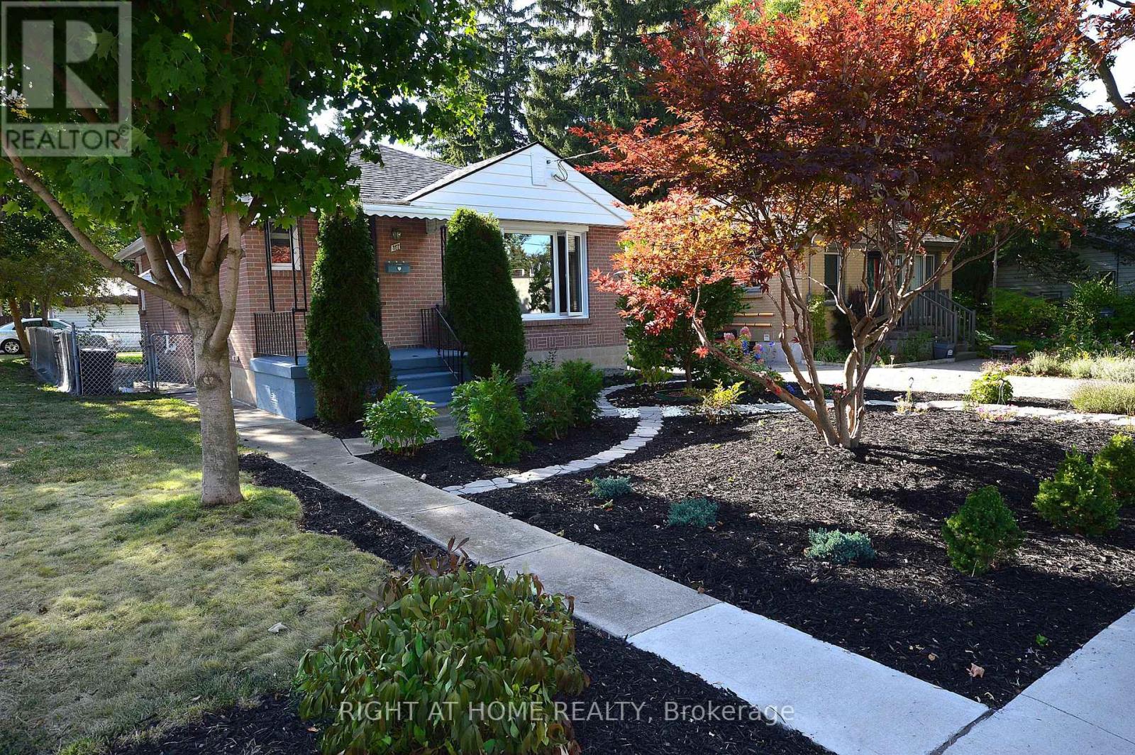 117 Barker Street, London East (East C), Ontario  N5Y 1X9 - Photo 1 - X12425032