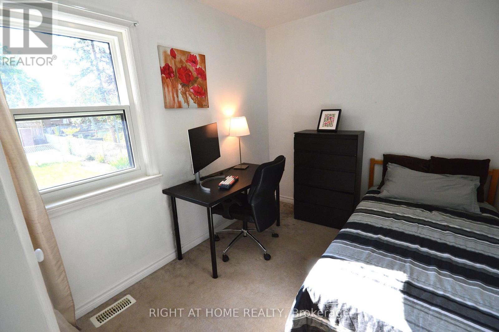 117 Barker Street, London East (East C), Ontario  N5Y 1X9 - Photo 11 - X12425032