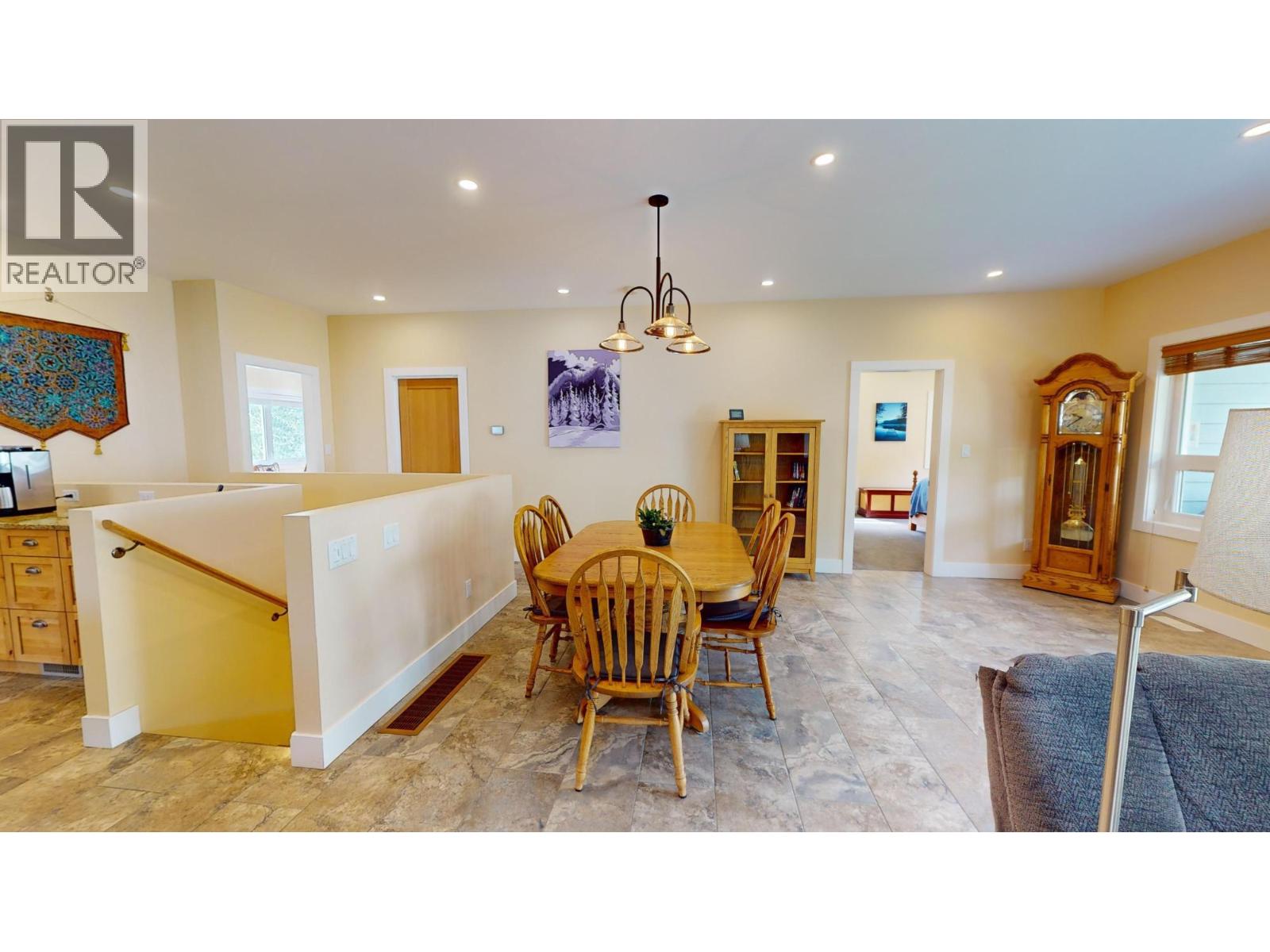 2475 Colin Crescent, Trail, British Columbia  V1R 4T4 - Photo 7 - 10350212