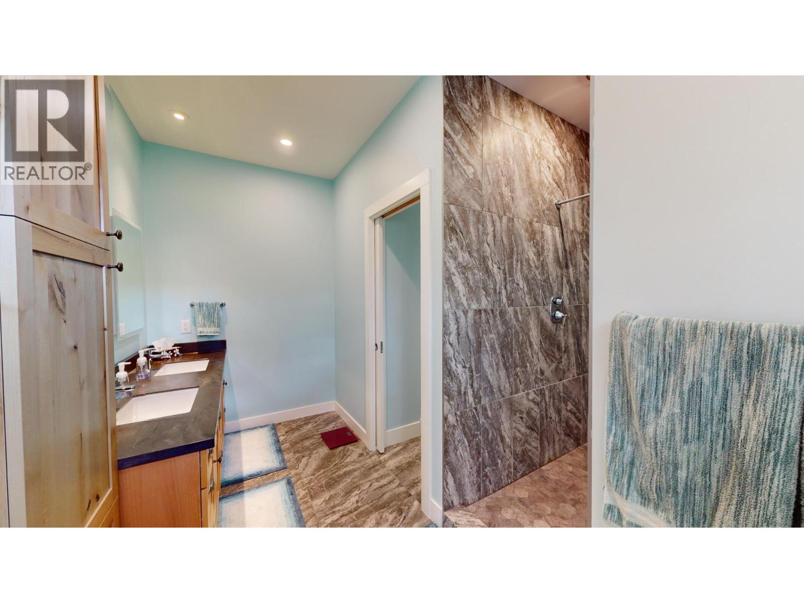 2475 Colin Crescent, Trail, British Columbia  V1R 4T4 - Photo 17 - 10350212