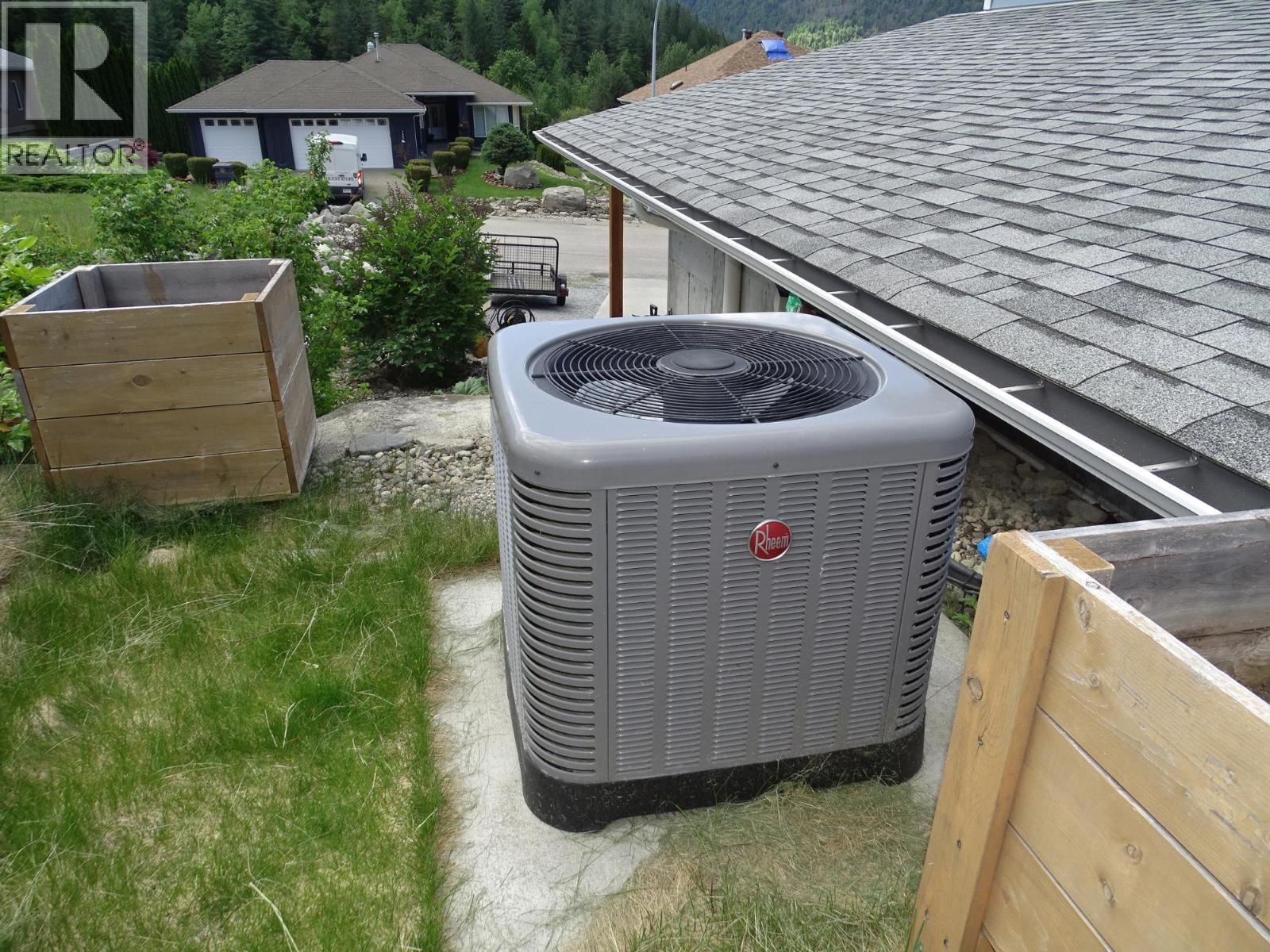 2475 Colin Crescent, Trail, British Columbia  V1R 4T4 - Photo 43 - 10350212