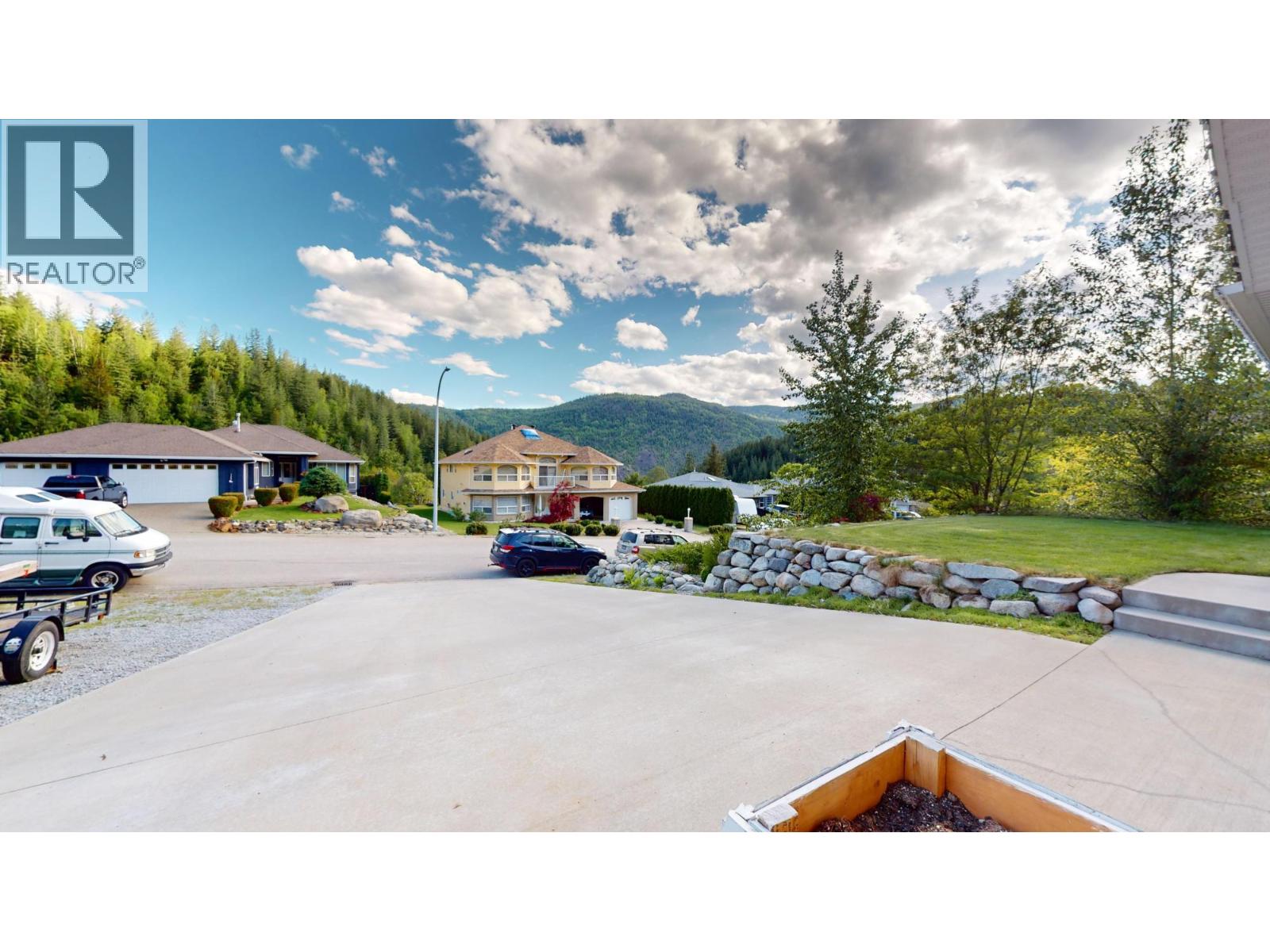 2475 Colin Crescent, Trail, British Columbia  V1R 4T4 - Photo 34 - 10350212
