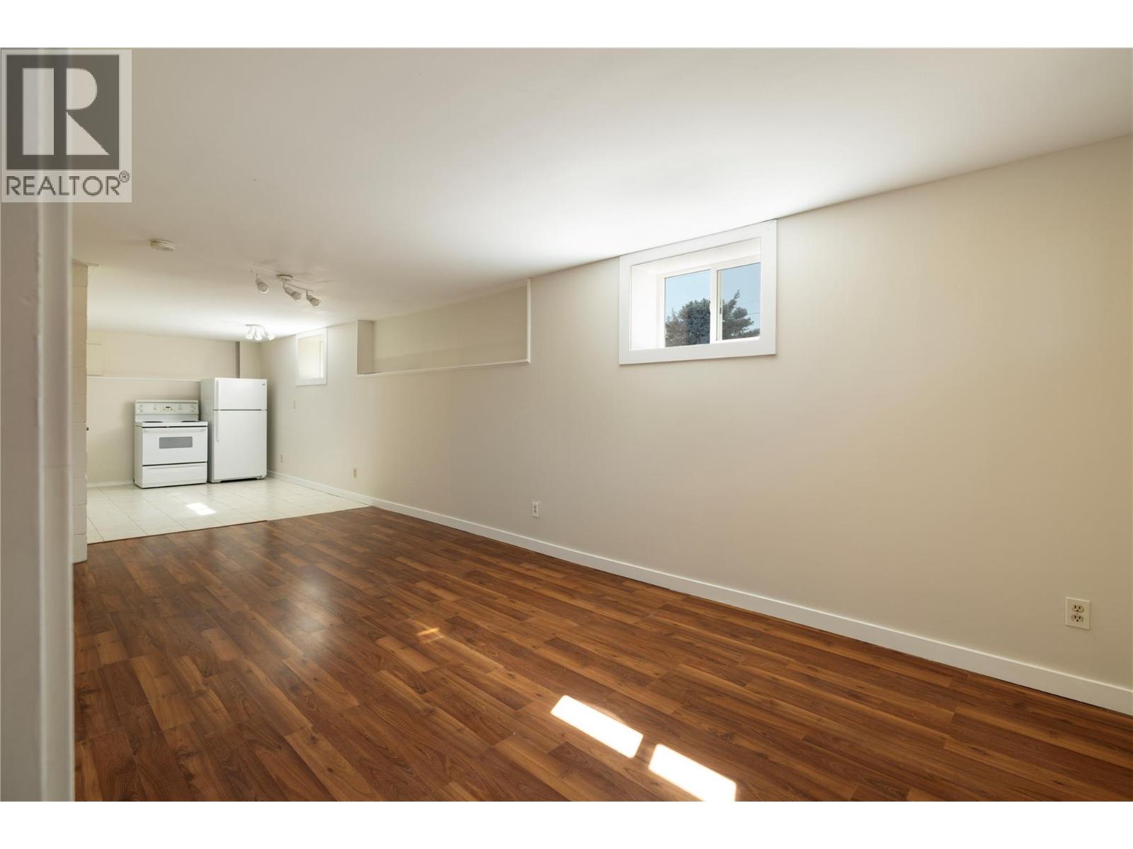 415 Gerstmar Road, Kelowna, British Columbia  V1X 4B2 - Photo 35 - 10352909
