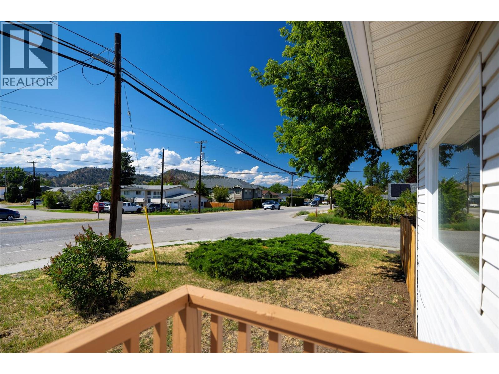 415 Gerstmar Road, Kelowna, British Columbia  V1X 4B2 - Photo 5 - 10352909