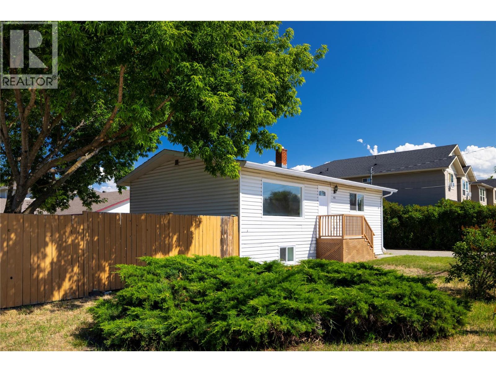 415 Gerstmar Road, Kelowna, British Columbia  V1X 4B2 - Photo 4 - 10352909