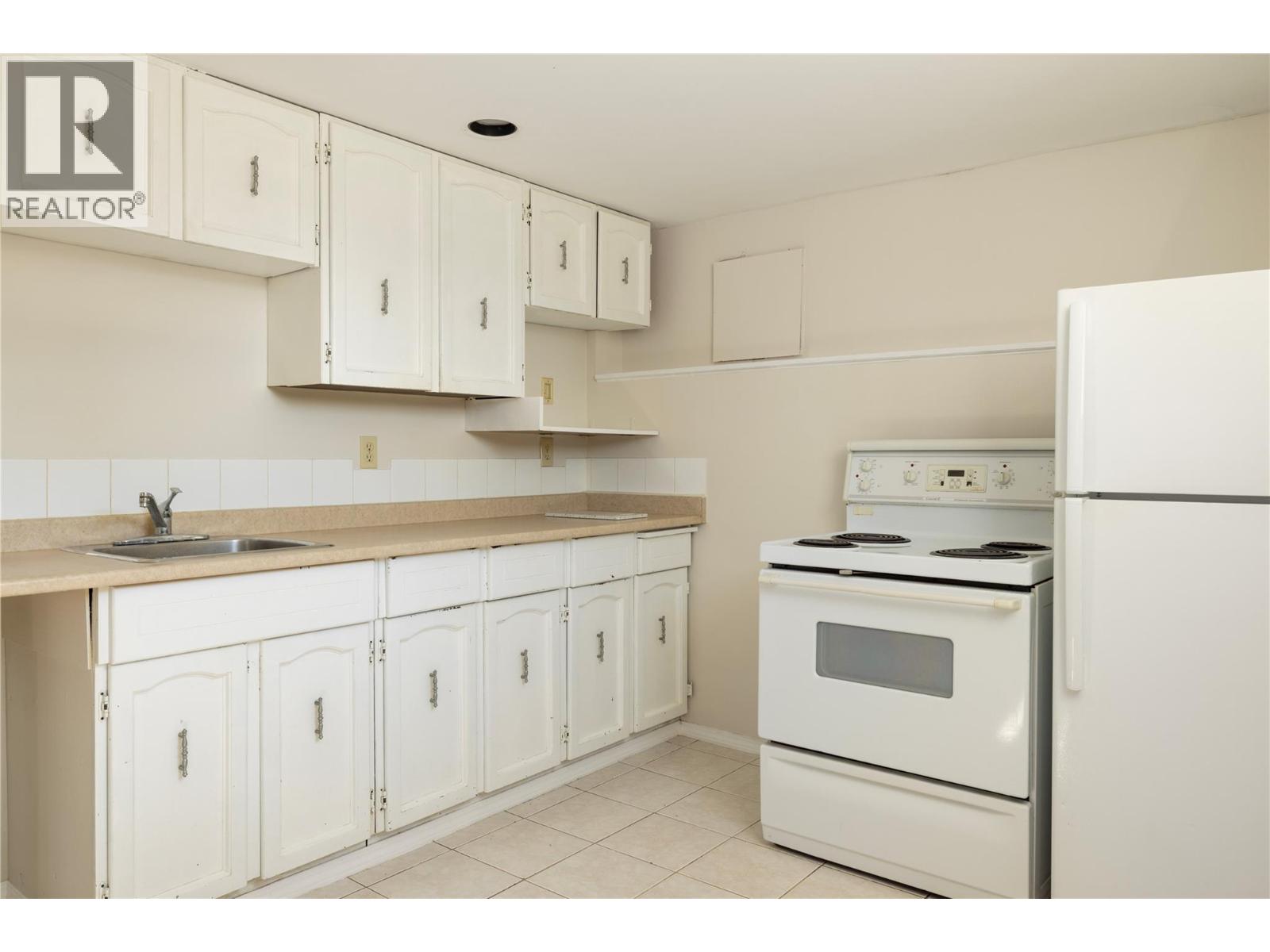 415 Gerstmar Road, Kelowna, British Columbia  V1X 4B2 - Photo 31 - 10352909