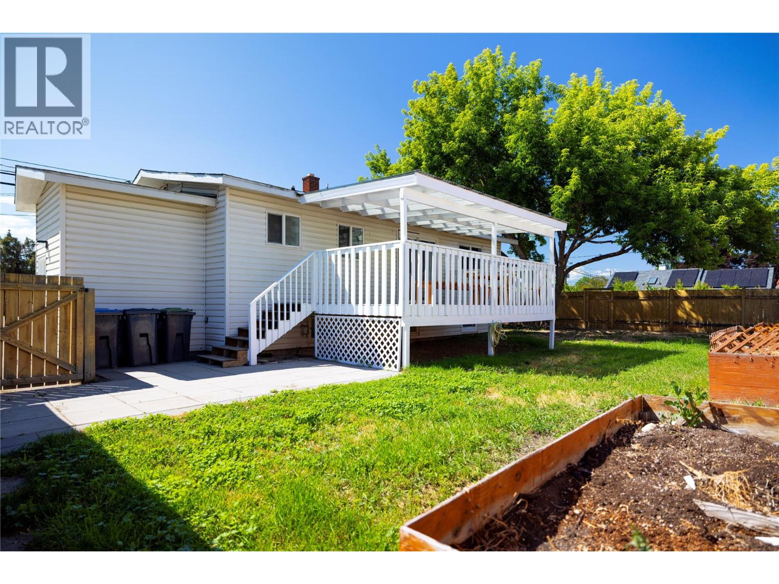 415 Gerstmar Road, Kelowna, British Columbia  V1X 4B2 - Photo 43 - 10352909