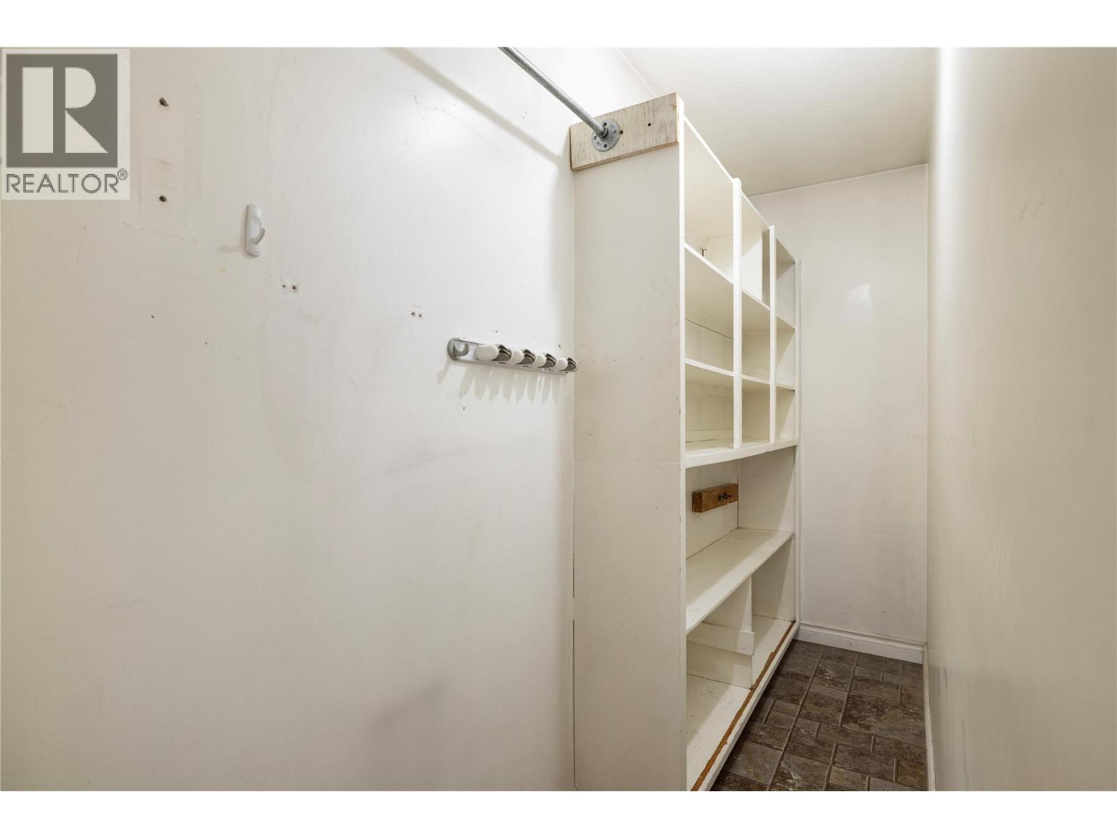 415 Gerstmar Road, Kelowna, British Columbia  V1X 4B2 - Photo 27 - 10352909