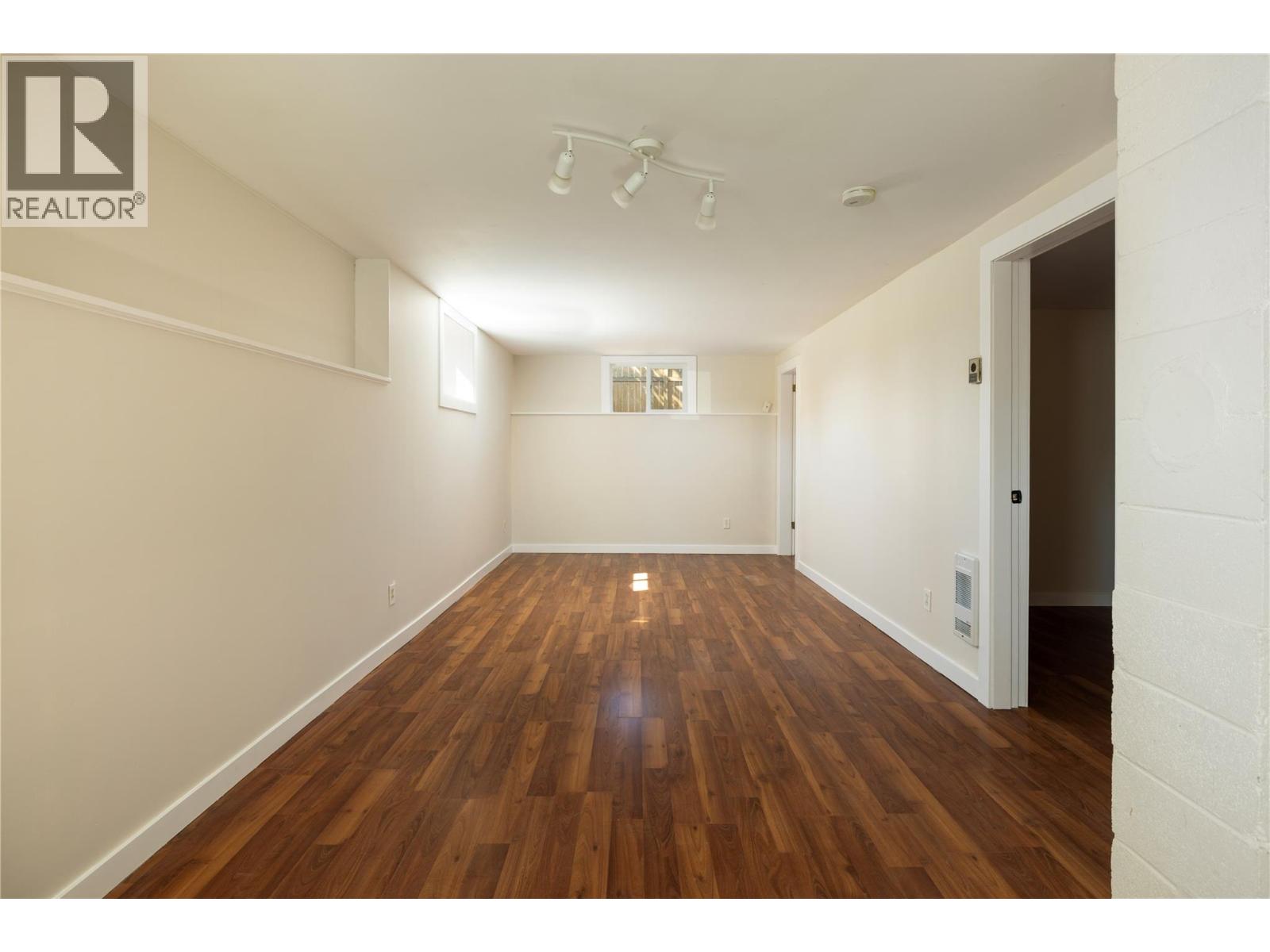 415 Gerstmar Road, Kelowna, British Columbia  V1X 4B2 - Photo 32 - 10352909