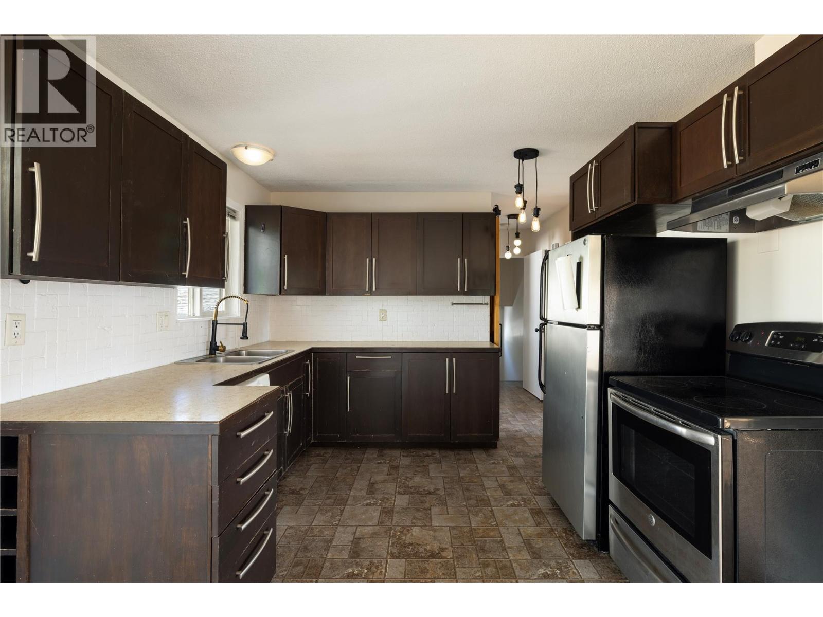 415 Gerstmar Road, Kelowna, British Columbia  V1X 4B2 - Photo 17 - 10352909