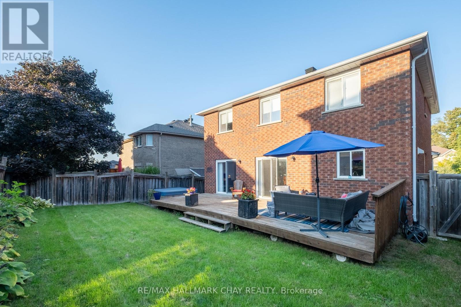 105 Crompton Drive, Barrie, Ontario  L4M 6N9 - Photo 32 - S12401397