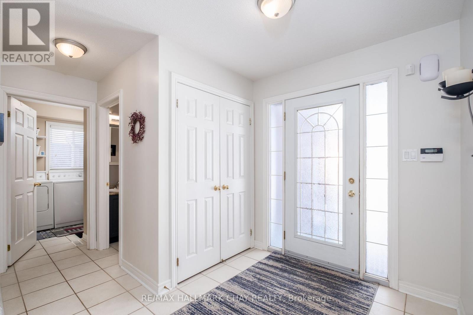 105 Crompton Drive, Barrie, Ontario  L4M 6N9 - Photo 29 - S12401397
