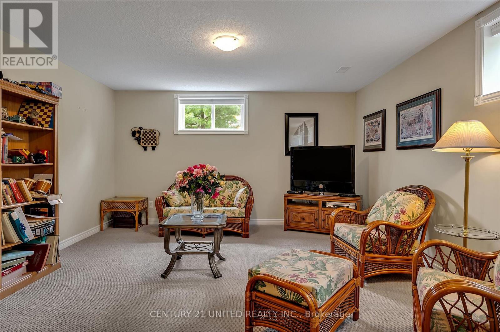 194 - 301 Carnegie Avenue, Peterborough, Ontario  K9L 0G1 - Photo 29 - X12424601