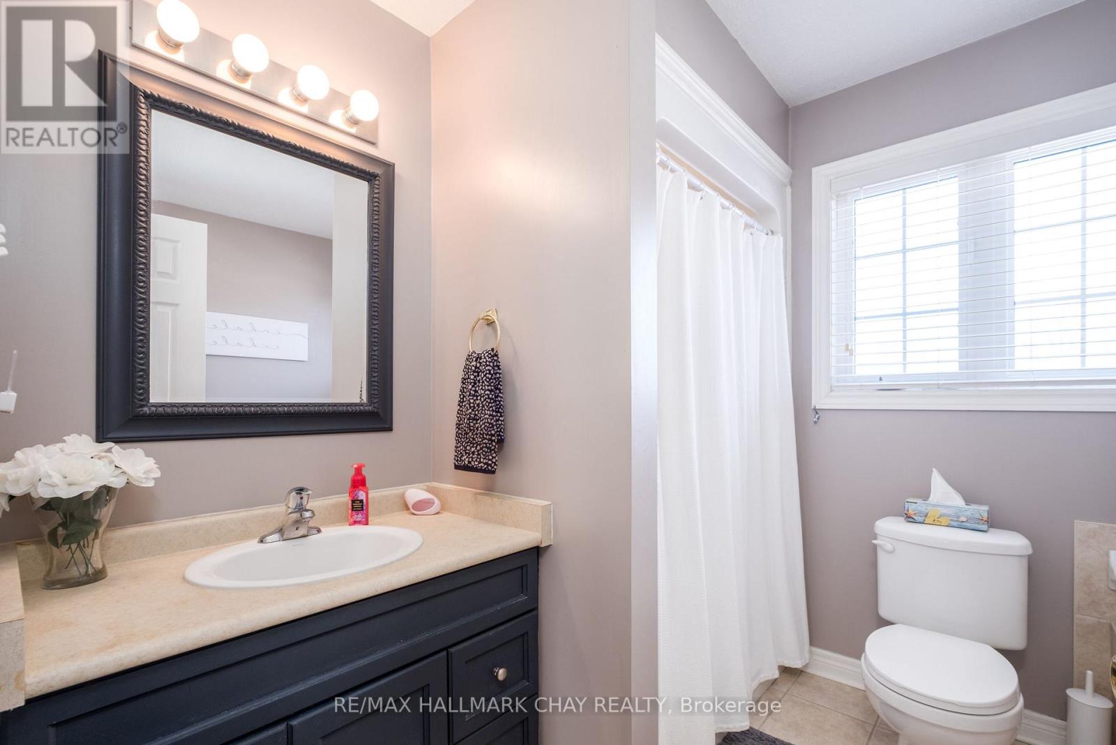 105 Crompton Drive, Barrie, Ontario  L4M 6N9 - Photo 23 - S12401397