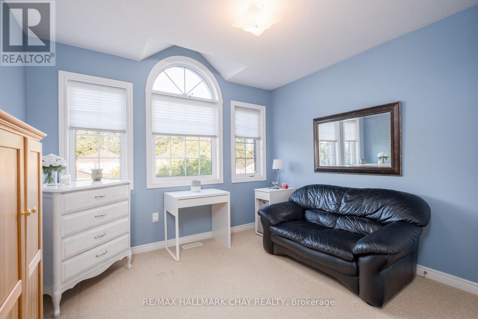 105 Crompton Drive, Barrie, Ontario  L4M 6N9 - Photo 27 - S12401397