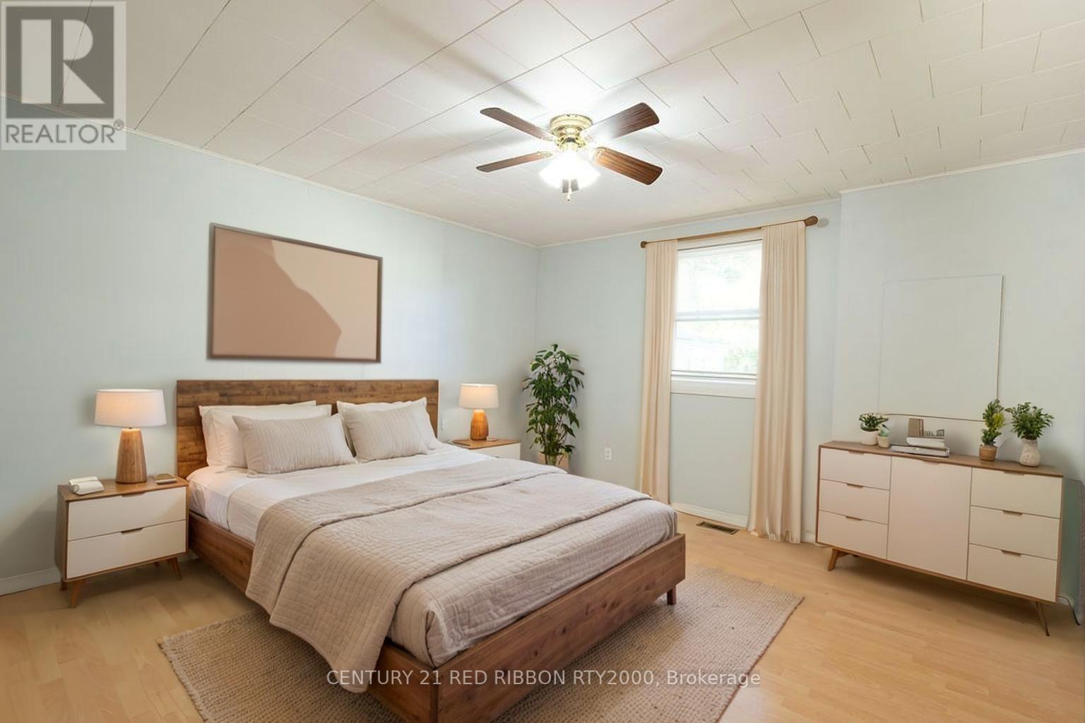 69 High Street W, Strathroy-Caradoc, Ontario  N7G 1G7 - Photo 9 - X12312835