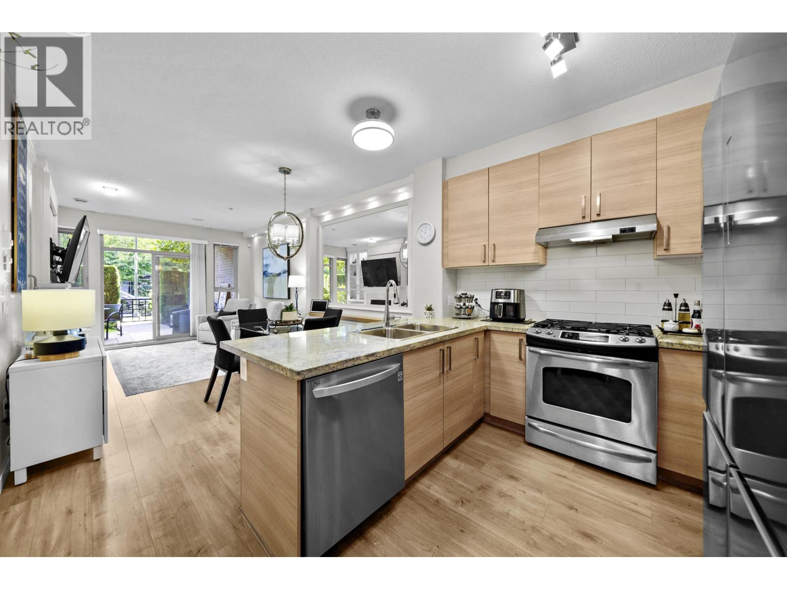 113 1150 Kensal Place, Coquitlam, British Columbia  V3B 0H4 - Photo 2 - R3051636