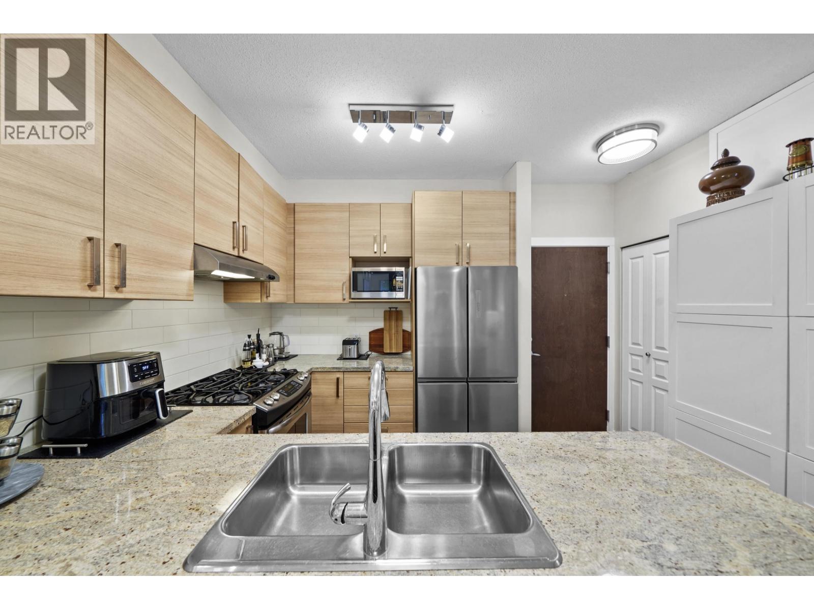 113 1150 Kensal Place, Coquitlam, British Columbia  V3B 0H4 - Photo 4 - R3051636