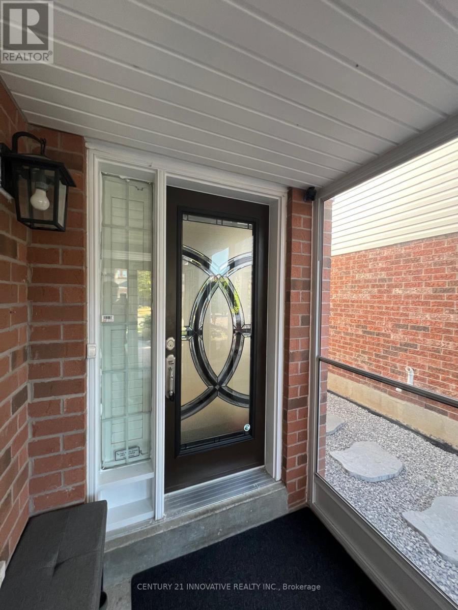 25 Blacksmith Lane, Whitby, Ontario  L1P 1N1 - Photo 2 - E12425090