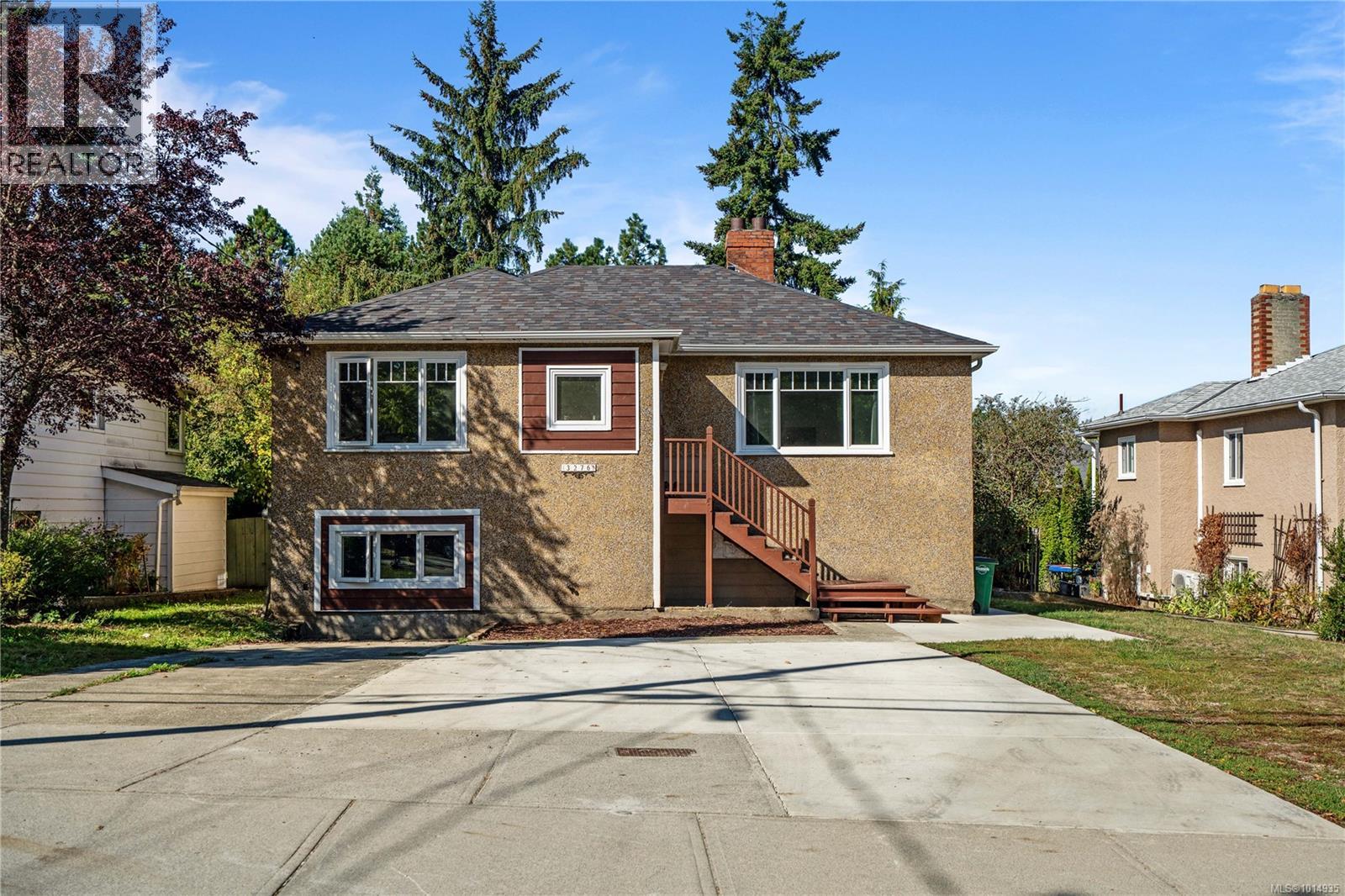 3276 Linwood Ave, Saanich, British Columbia