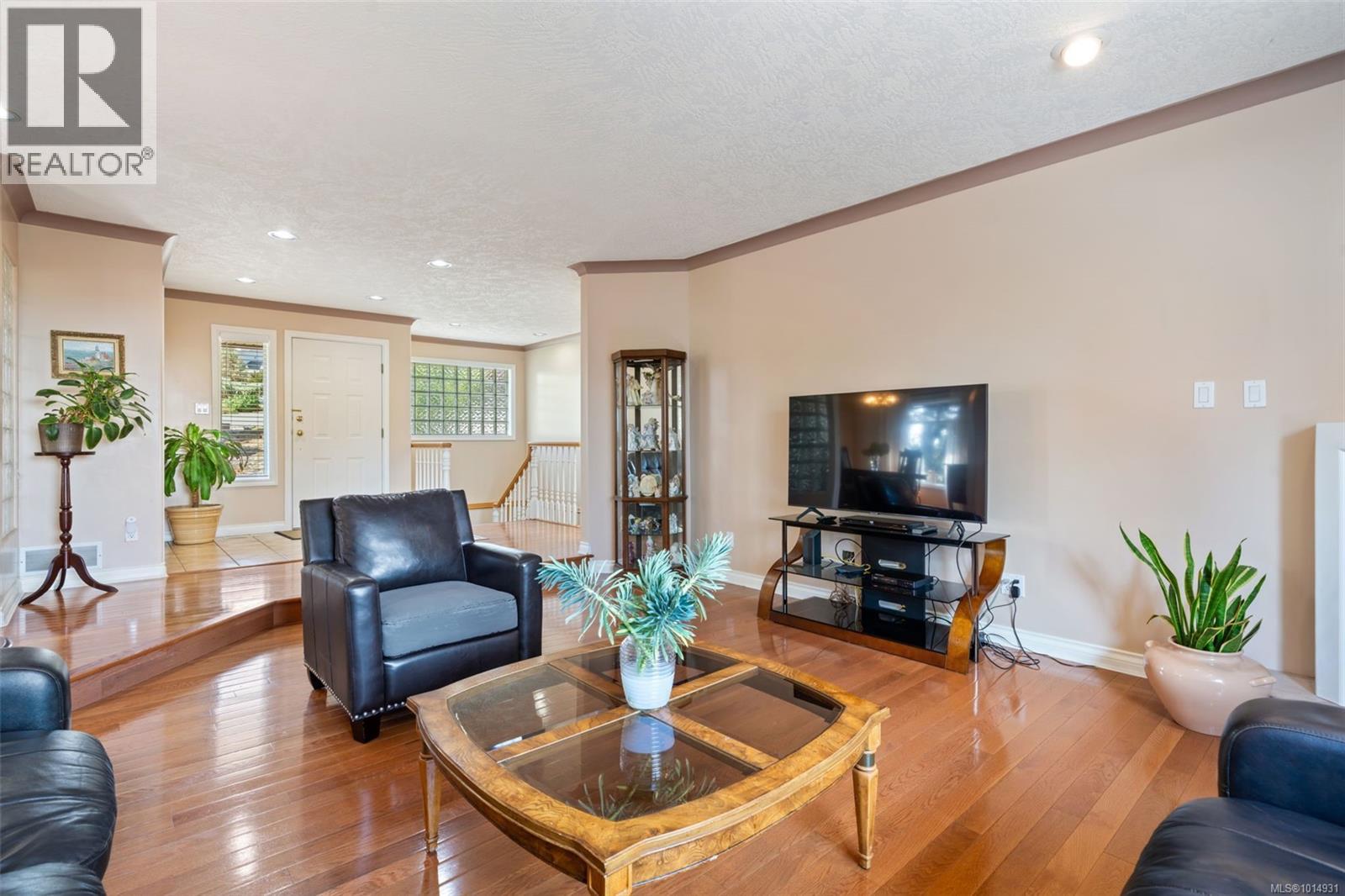 899 Currandale Crt, Saanich, British Columbia  V8X 4Y2 - Photo 7 - 1014931