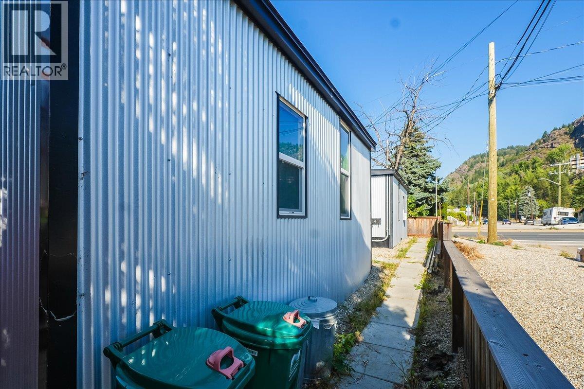 1406 Fourth Avenue, Trail, British Columbia  V1R 1S5 - Photo 20 - 10363830