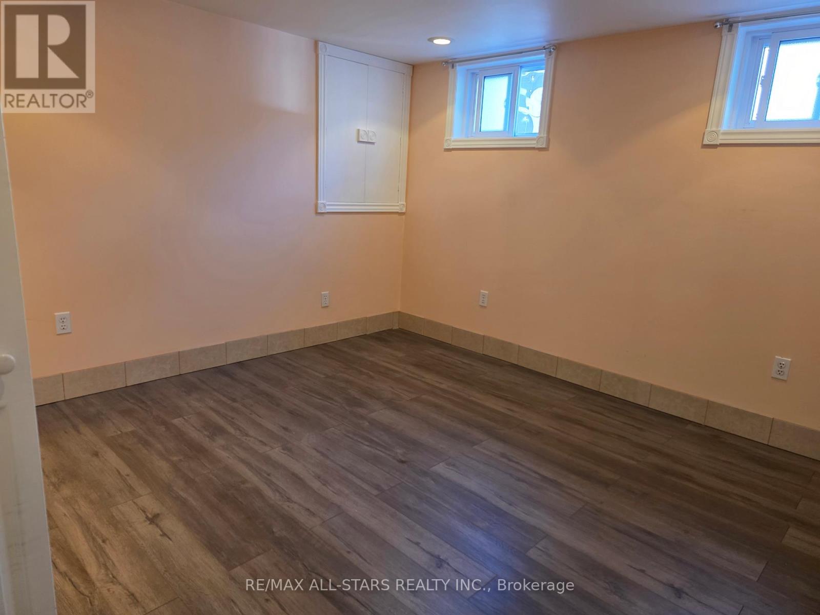 221 Elgin Street W, Oshawa, Ontario  L1J 2N9 - Photo 3 - E12425114