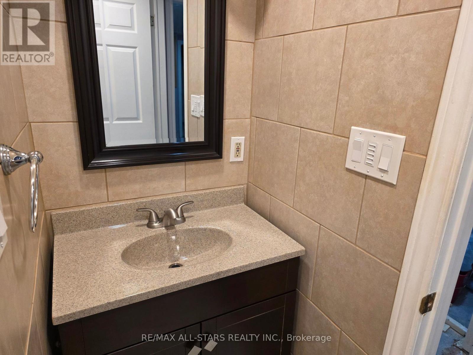 221 Elgin Street W, Oshawa, Ontario  L1J 2N9 - Photo 7 - E12425114