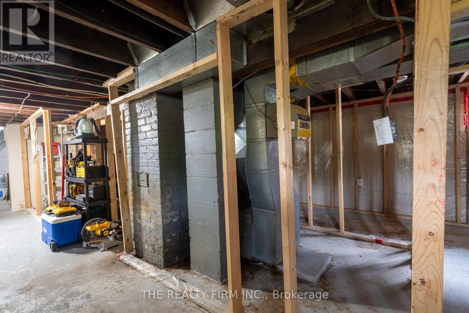 1279 York Street, London East, Ontario  N5W 2V3 - Photo 24 - X12425100