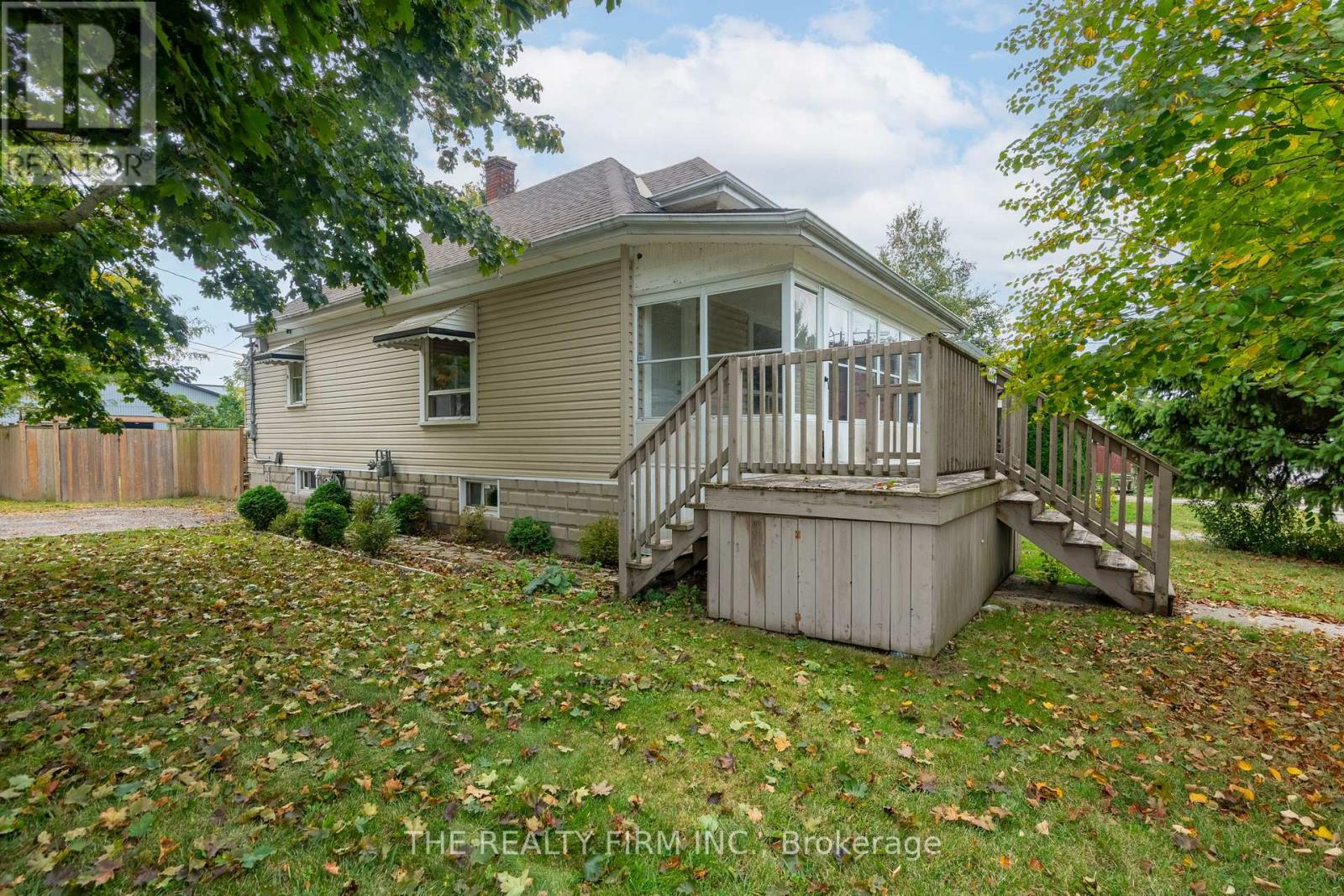1279 York Street, London East, Ontario  N5W 2V3 - Photo 4 - X12425100
