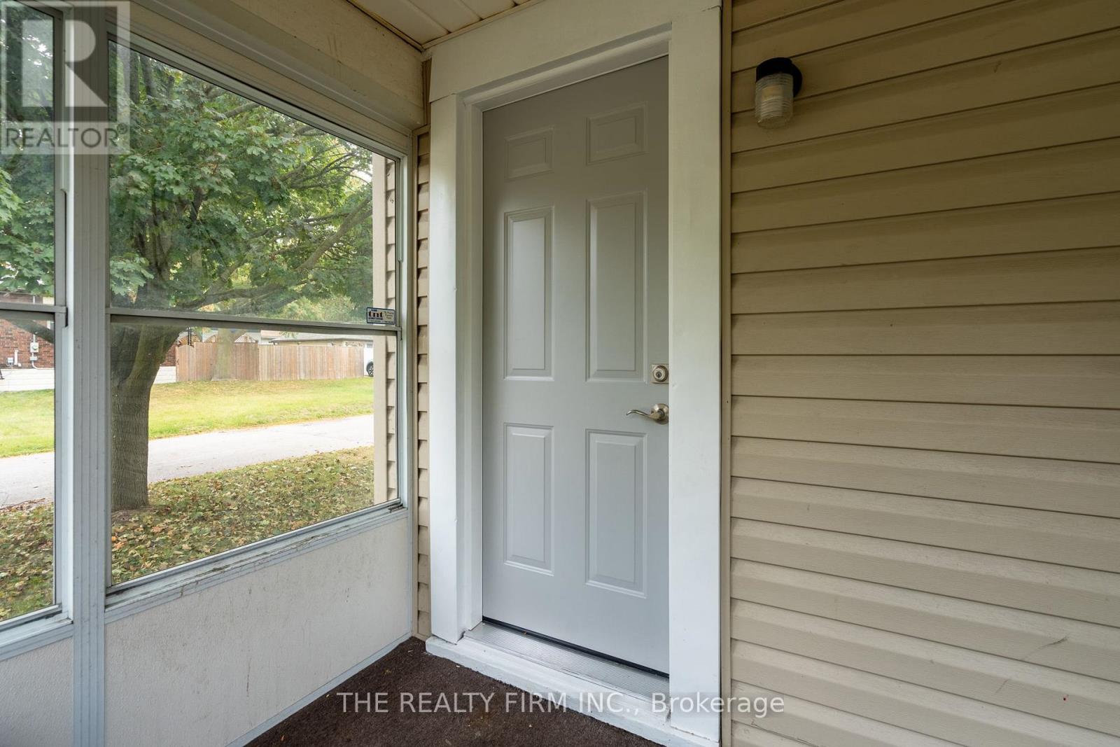 1279 York Street, London East, Ontario  N5W 2V3 - Photo 7 - X12425100