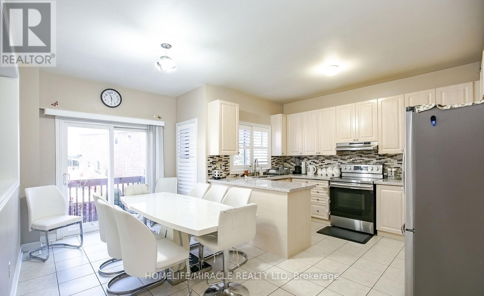 20 Oblate Crescent, Brampton, Ontario  L6Y 0K2 - Photo 13 - W12425065