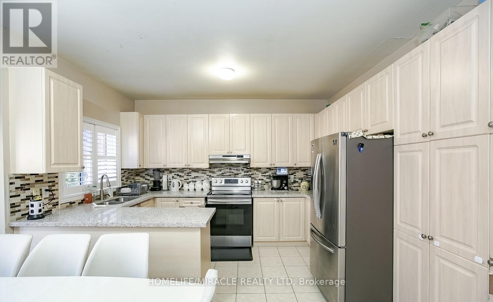 20 Oblate Crescent, Brampton, Ontario  L6Y 0K2 - Photo 14 - W12425065
