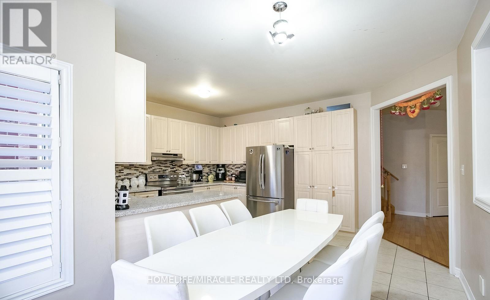 20 Oblate Crescent, Brampton, Ontario  L6Y 0K2 - Photo 15 - W12425065